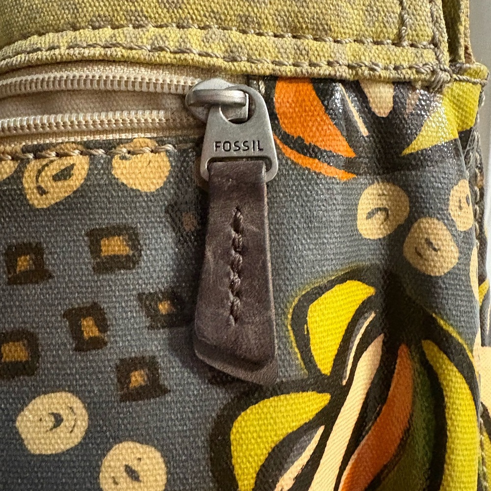 Chic Floral Shoulder Bag - Yellow and Brown 3 piece Key-Per Fossil Set Like New - Picture 5 of 16